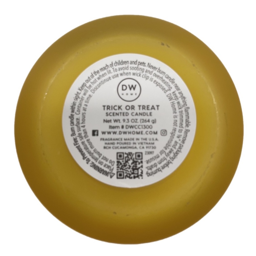 NWT! 🎃 DW HOME  9.3 Oz. Trick Or Treat Candle Halloween Fall Autumn Holiday - Picture 4 of 6